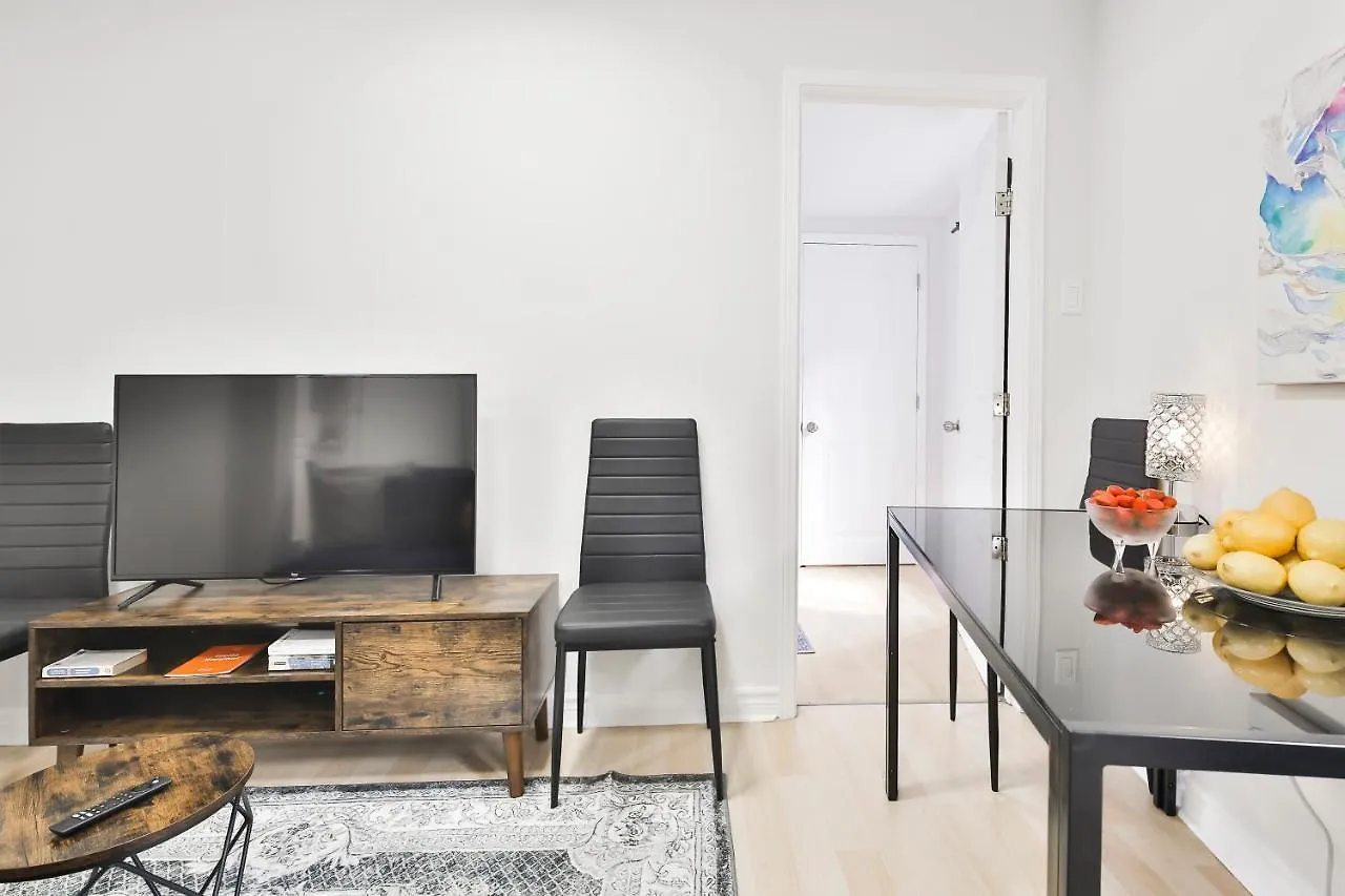 Apartment Free Parking And Central Location Montreal