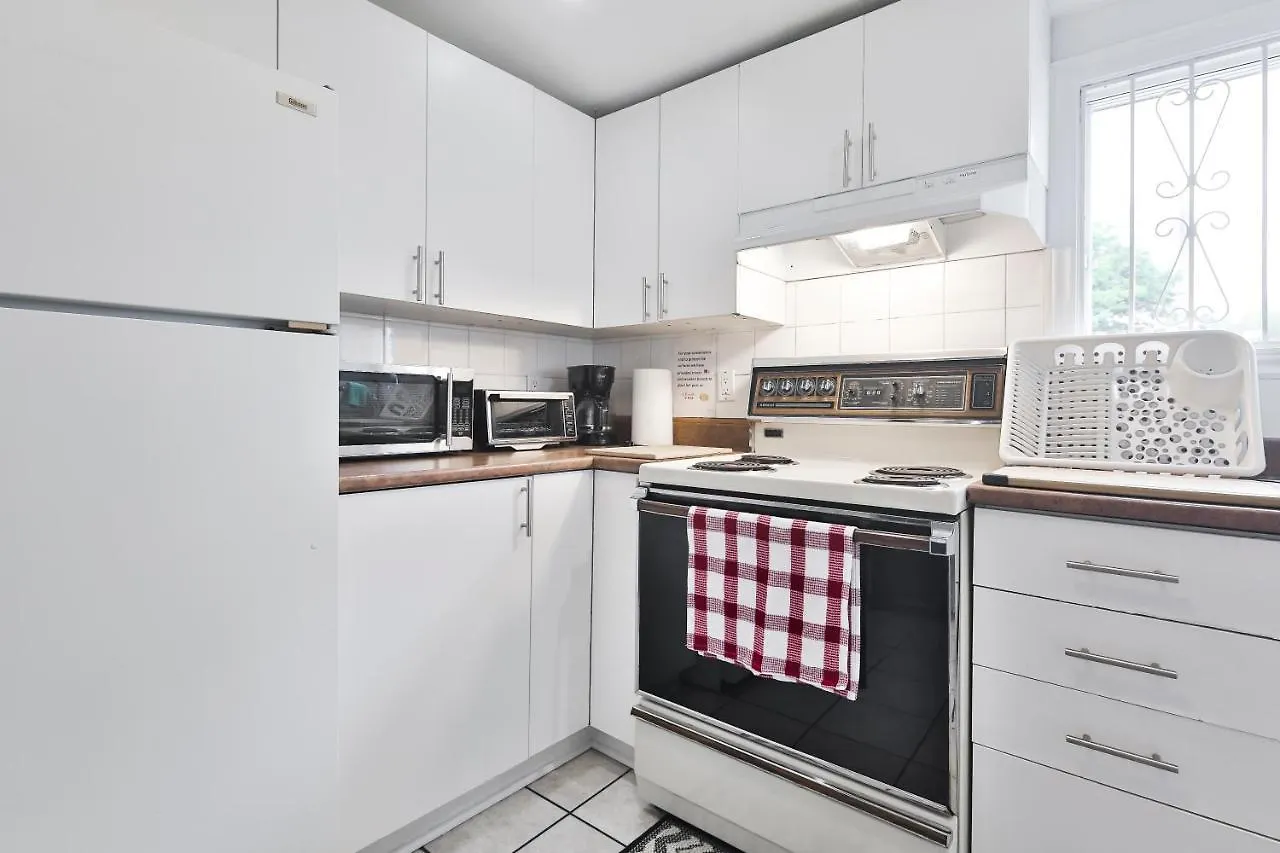 Apartment Free Parking And Central Location Montreal