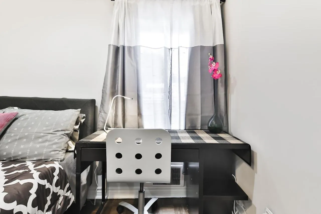 Apartment Free Parking And Central Location Montreal Canada