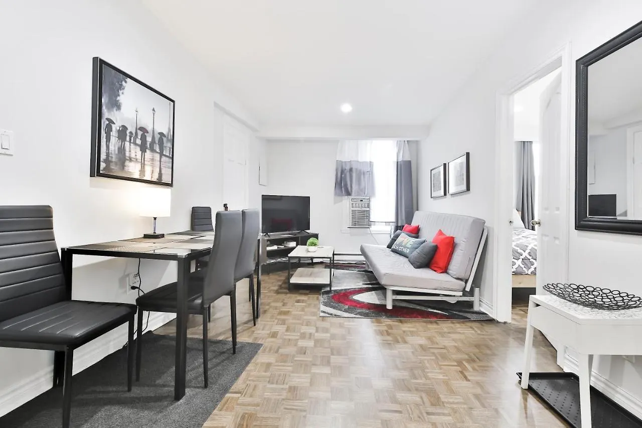 Free Parking And Central Location Montreal Apartment