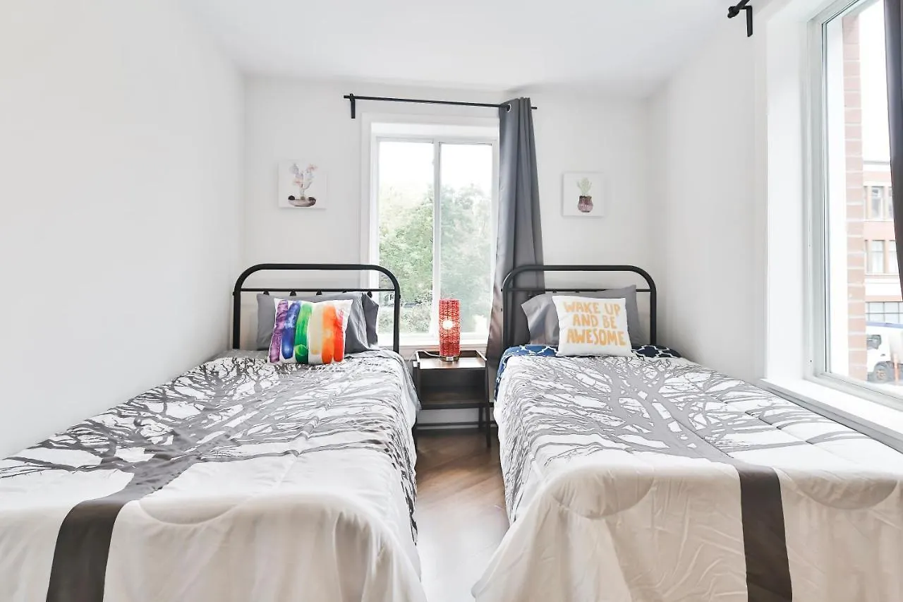 Free Parking - Full Apartment - 5 Min Walk To Metro - Central Location Montreal 0*,  Canada