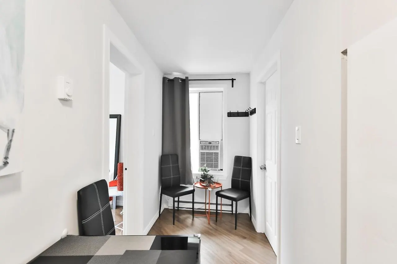 Apartment Free Parking And Central Location Montreal Canada