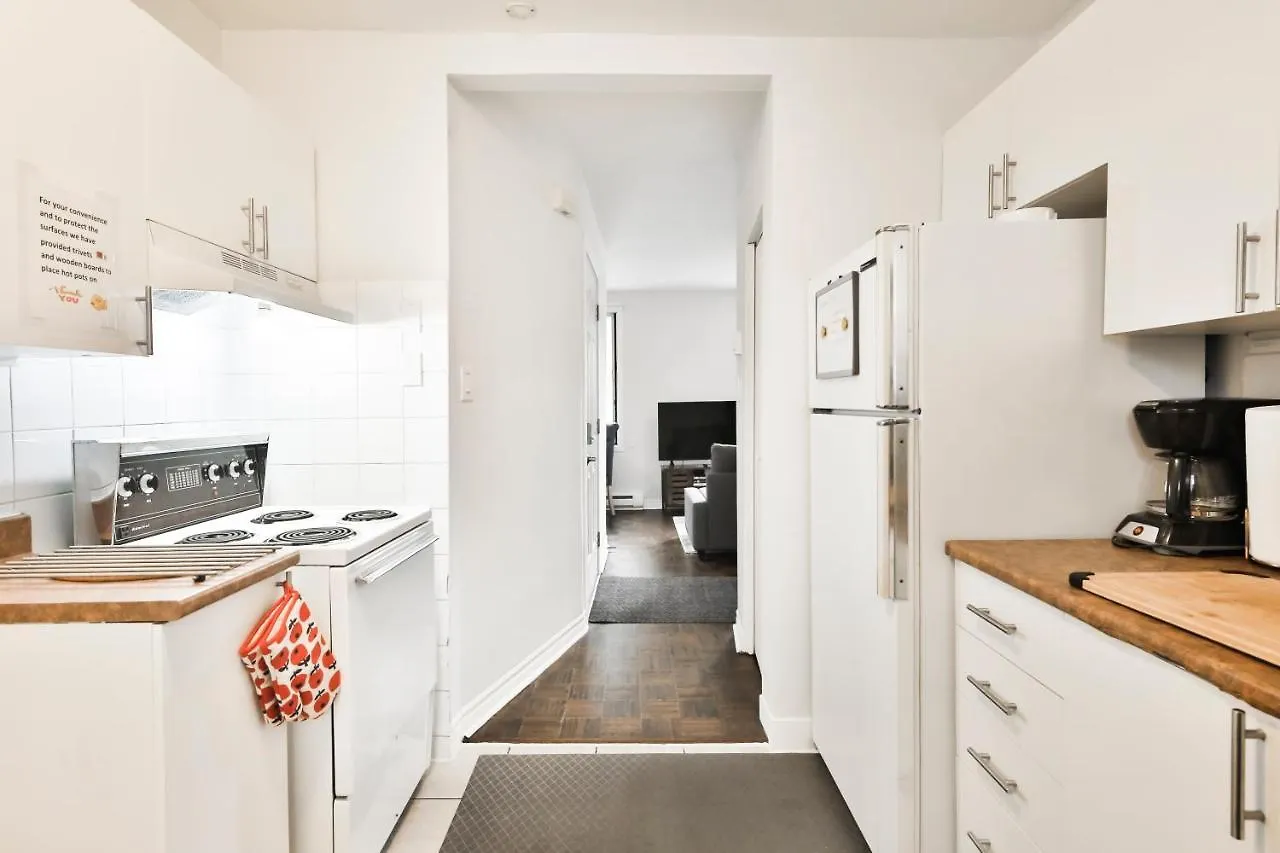 Free Parking - Full Apartment - 5 Min Walk To Metro - Central Location Montreal