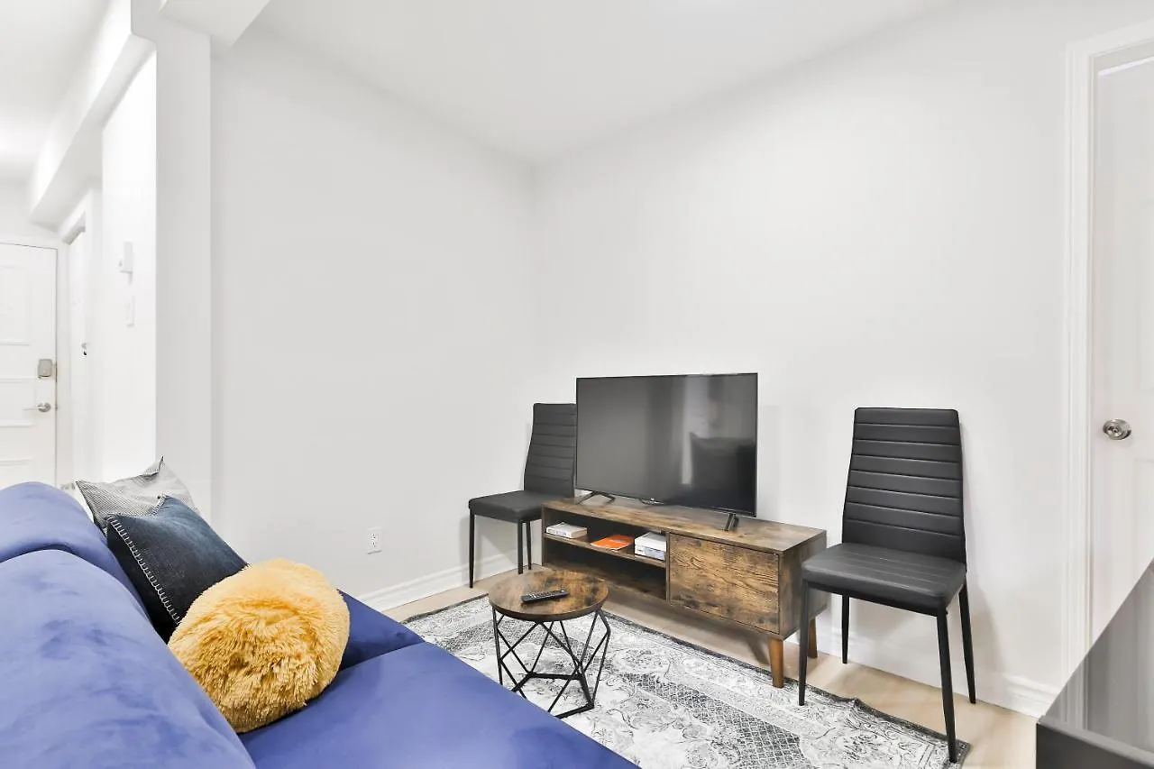 Free Parking - Full Apartment - 5 Min Walk To Metro - Central Location Montreal