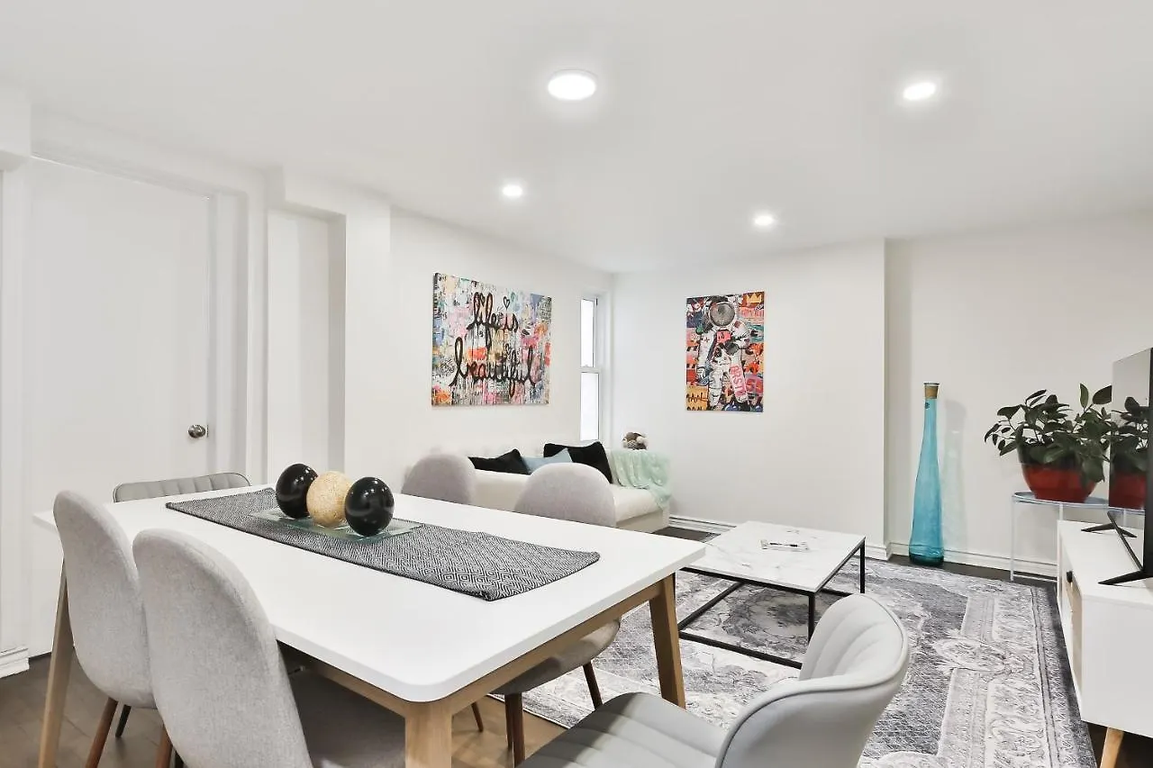 Free Parking - Full Apartment - 5 Min Walk To Metro - Central Location Montreal Canada