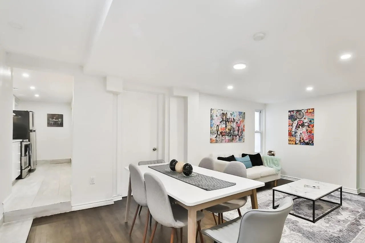 Free Parking - Full Apartment - 5 Min Walk To Metro - Central Location Montreal