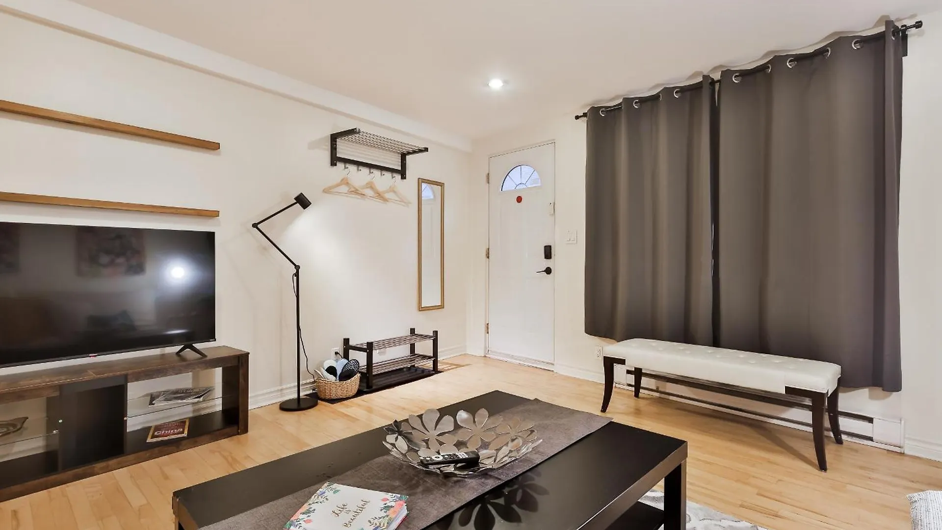 Free Parking - Full Apartment - 5 Min Walk To Metro - Central Location Montreal 0*,